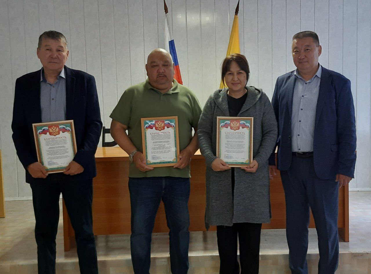 Вручены Благодарности фермерам и специалистам района.